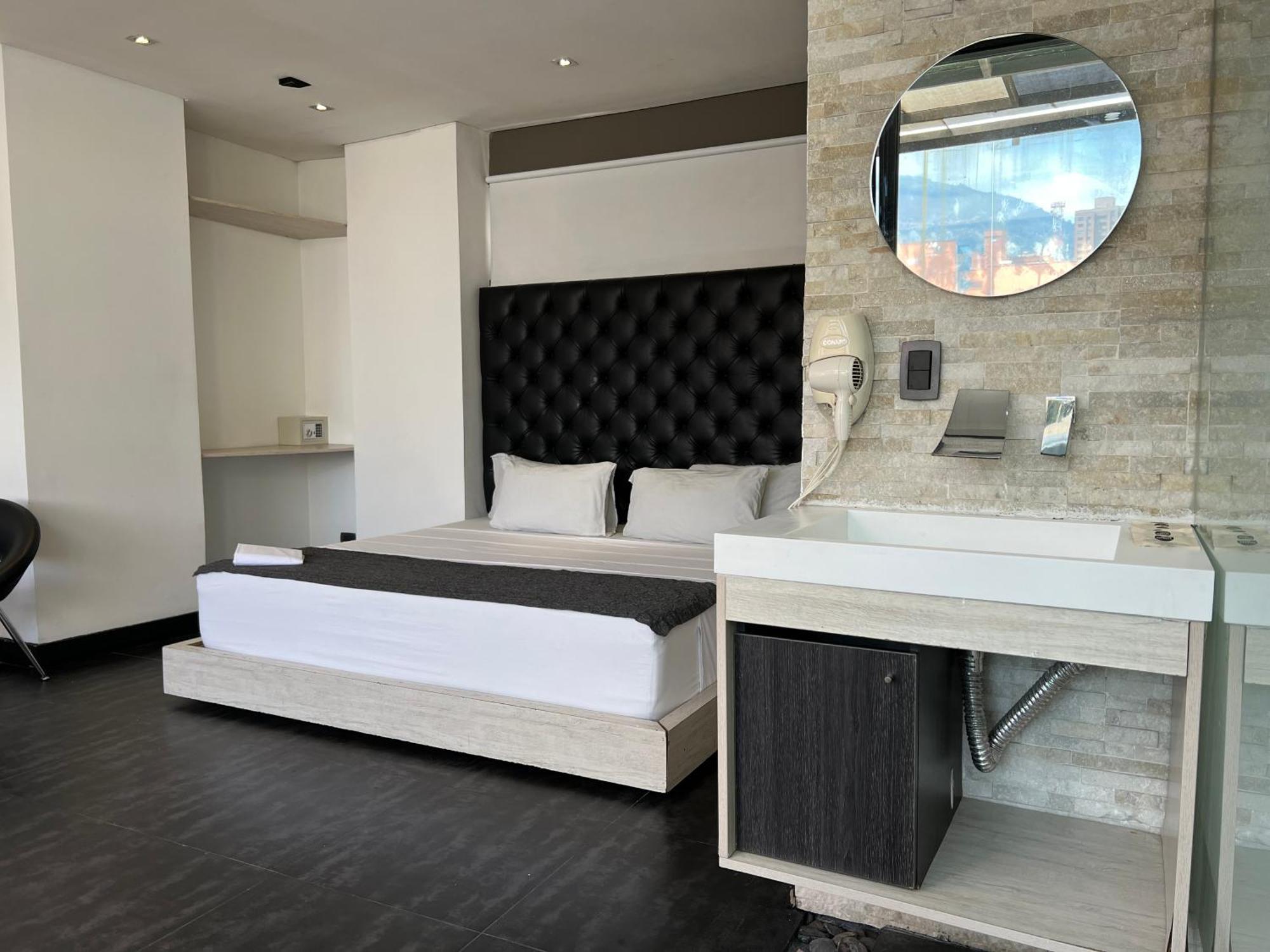 Hotel 47 Medellin Center Bagian luar foto