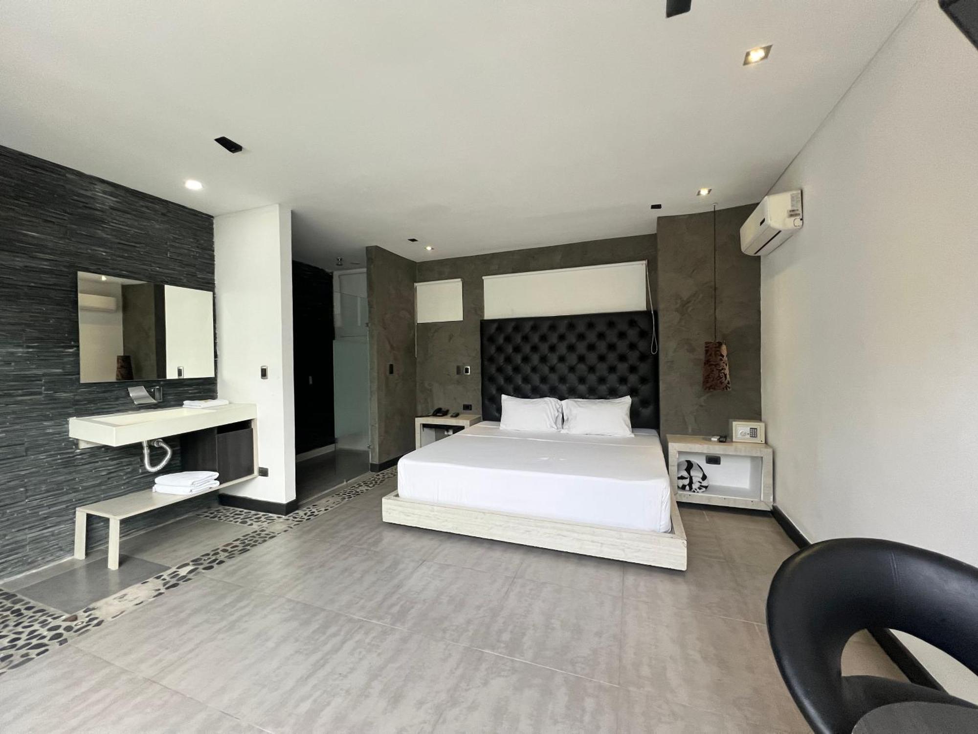 Hotel 47 Medellin Center Bagian luar foto