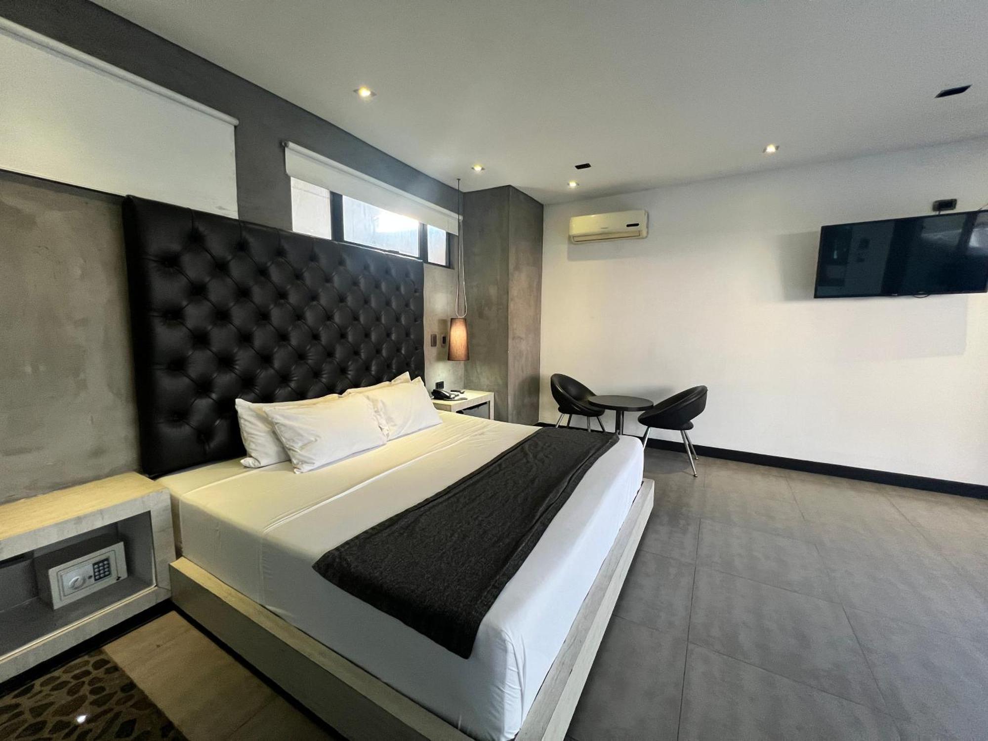 Hotel 47 Medellin Center Bagian luar foto