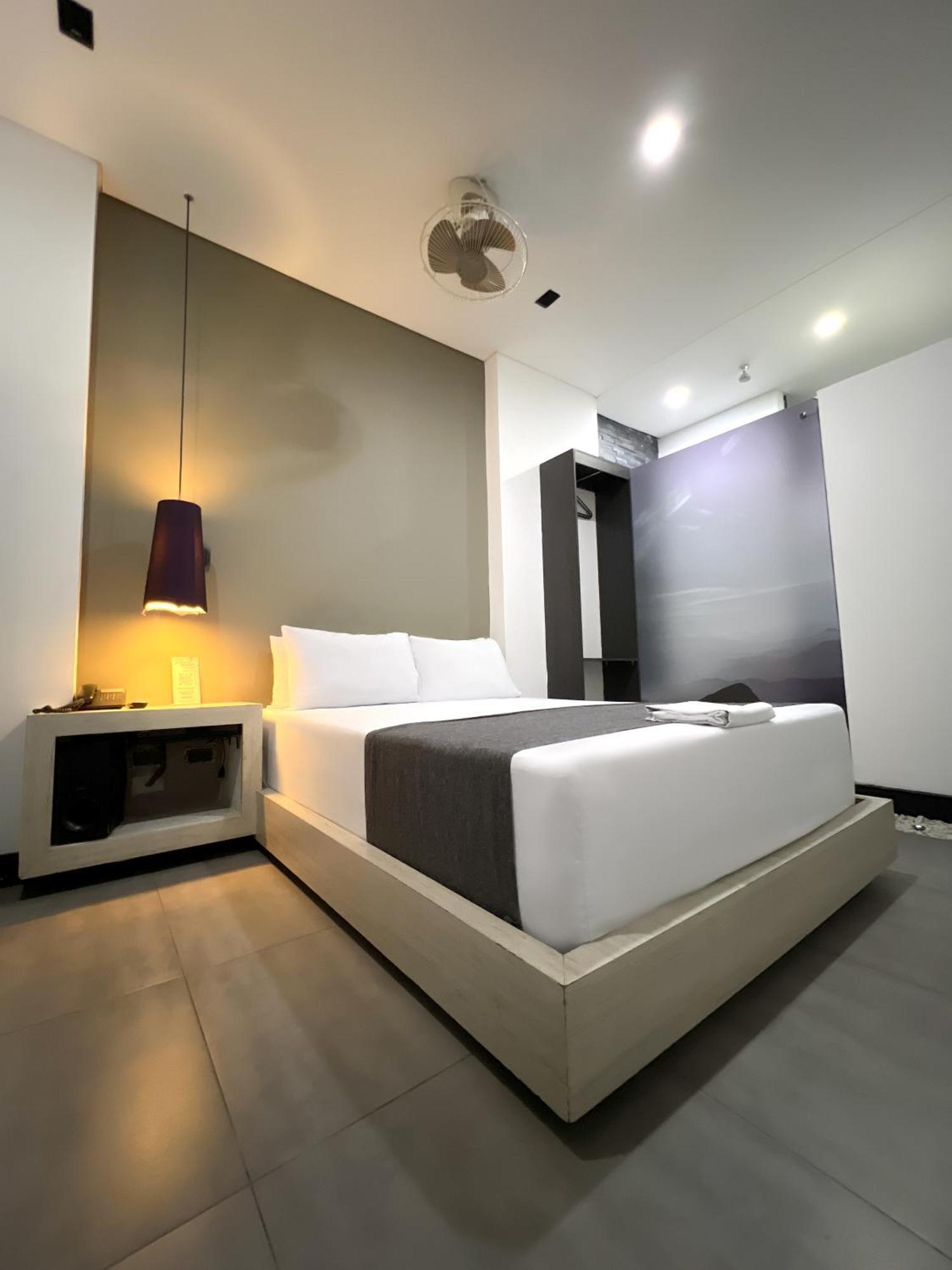 Hotel 47 Medellin Center Bagian luar foto